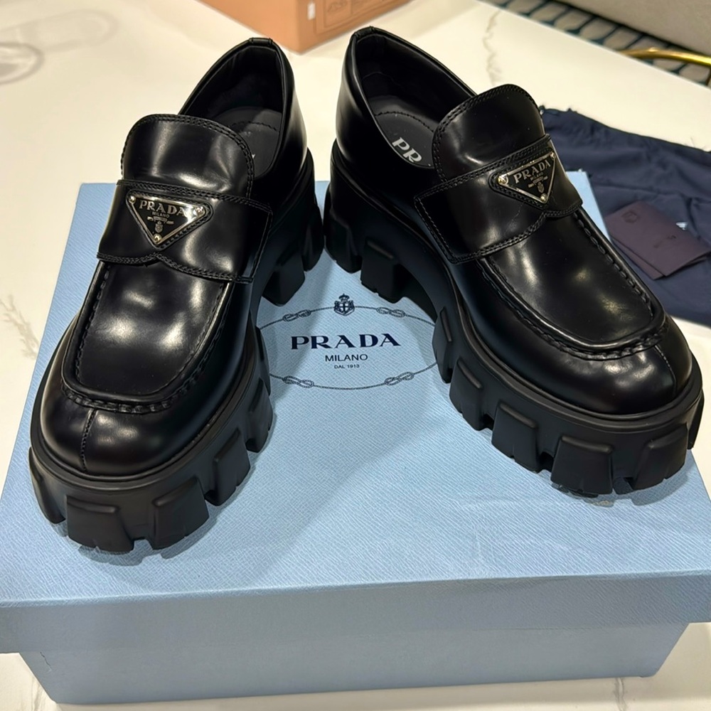 Authentic! Prada leather Monolith loafers